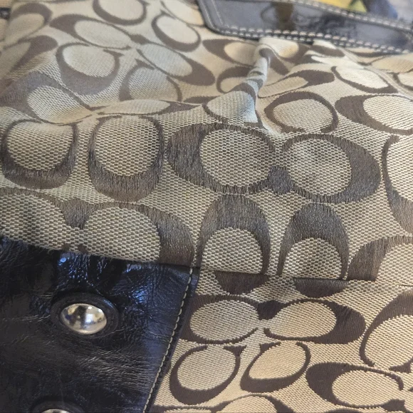 Coach Shoulderbag Signature Canvas & Leather - Picture 11 of 14